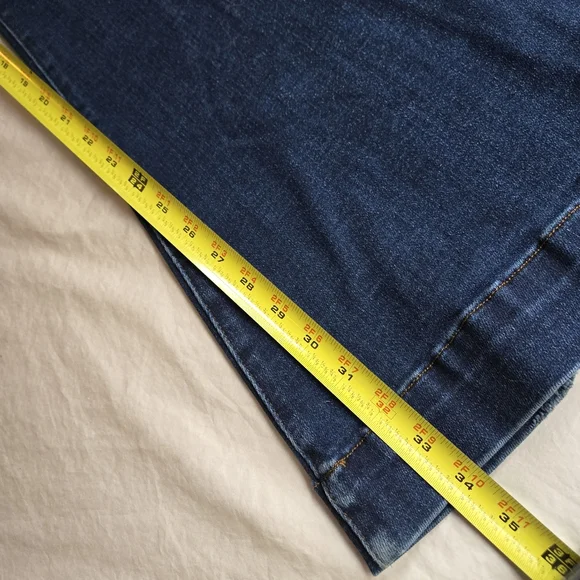 Vervet Blue 30W 34L High Rise Dark Blue Flare Jeans - Picture 2 of 11